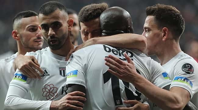 Beşiktaş evinde geri döndü!