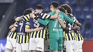 Fenerbahçe geriye düşse de pes etmiyor! 23 puan
