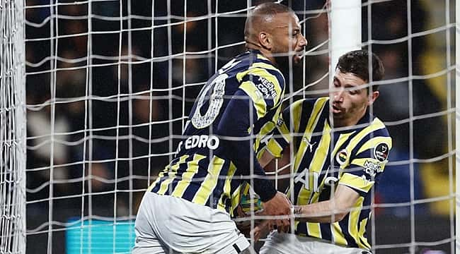 Fenerbahçe  5 dakikada geri döndü