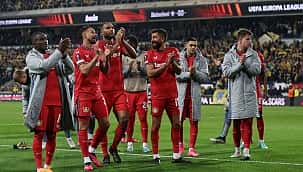 Leverkusen 4 golle yarı finalde
