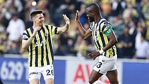 Enner Valencia, Alex de Souza'yı geçti