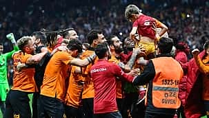 Galatasaray'dan maç sonu kutlama!