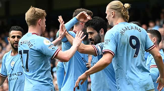 Manchester City zirvede çok rahat! 