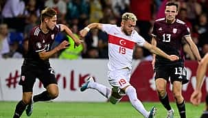 Devleri peşine taktı!