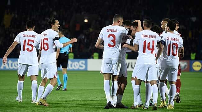 Letonya-Türkiye muhtemel 11'ler