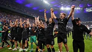 Stuttgart Bundesliga'da kalmayı başardı