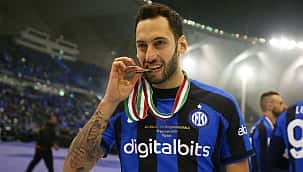 Hakan Çalhanoğlu 2027'ye kadar imzaladı