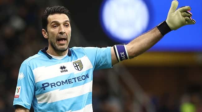 Buffon veda etti