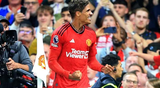 Manchester United Varane ile üç puanı kazandı!