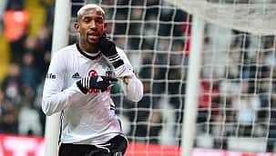 Talisca'nın eli kulağında!