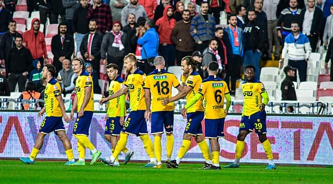 Ankaragücü ilk galibiyetini aldı