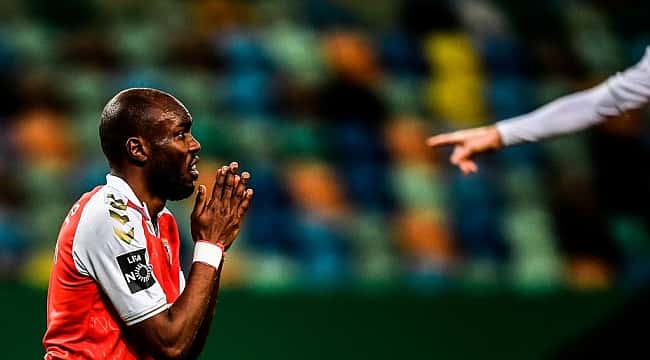 Transfer için Portekiz'e gitti!