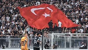 Beşiktaş'ta büyük tepki! Stattan da çıkmadılar