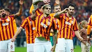 Icardi'den maç sonu üçlü!