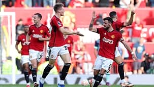 Manchester United 4 dakikada döndü