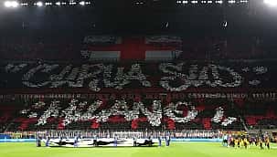 İtalya'da tribün şov vardı