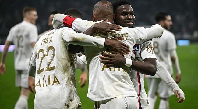 Lyon'da Lacazette sahne oldu, sezonun 2. zaferi