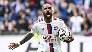 Alexandre Lacazette bombası!