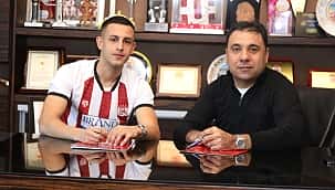 Bartuğ Elmaz resmen imzayı attı!