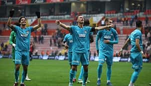 Bülent Uygun 3 puanla başladı