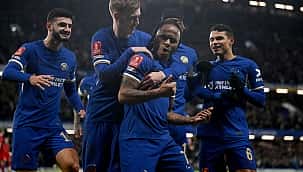 Chelsea ikinci yarıda turladı