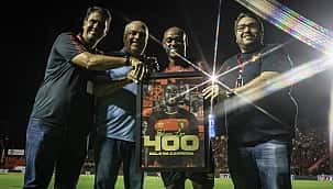 Vagner Love'dan sürpriz imza!