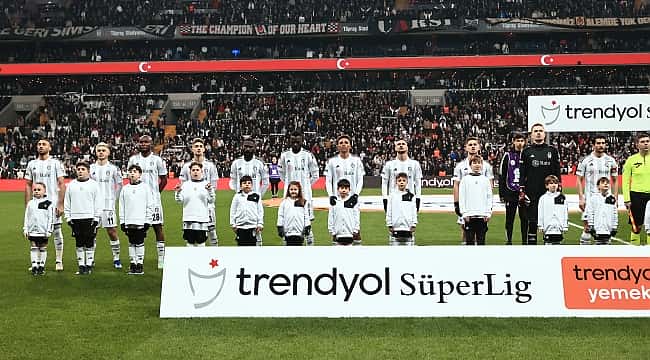 Beşiktaş'ta iki isme protesto