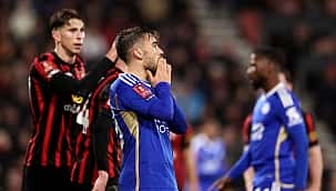 Yunus Akgün oynadı, Leicester turladı