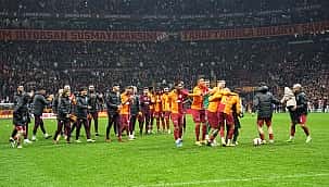 Galatasaray galibiyeti nasıl kutladı? İşte o kareler...