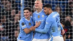 Man. City ilk yarıda turladı