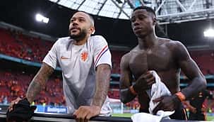 Ünlü futbolcu, Dubai'de tutuklandı! 6 yıl hapis...