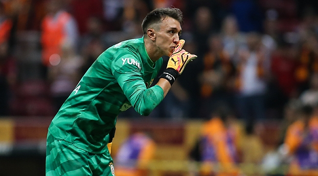 İlk tebrik Muslera'ya!