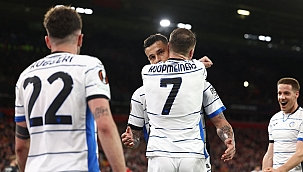 Liverpool Anfield Road'da dağıldı