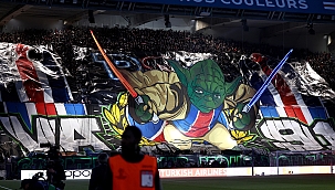 Paris'te muhteşem tribün şov