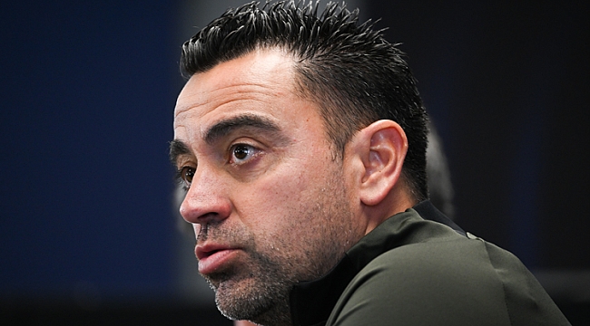 Barcelona'da yine karar değiştirildi! Xavi resmen...
