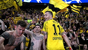Dortmund'un çılgın sevinci! Reus tribünlere çıktı...
