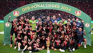 Leverkusen'in kupa kutlaması!