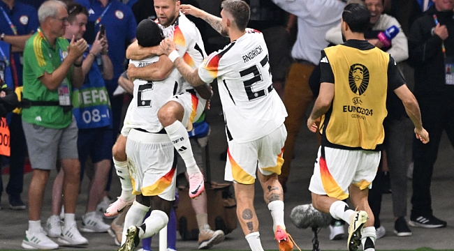 Almanya ve İsviçre son 16'da