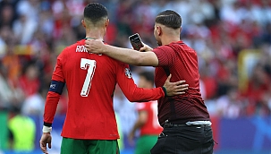 Cristiano Ronaldo ile selfie yarışı! İşte gecenin kareleri