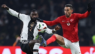 İrfan Can Kahveci tarafını seçti; Messi mi Ronaldo mu?