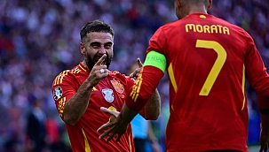 İspanya ilk yarıda işi bitirdi