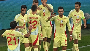 İspanya rotasyon yaptı, 3'te 3 ile zirvede bitirdi