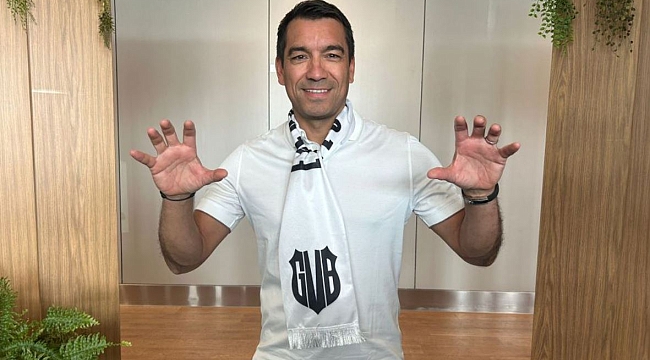 Van Bronckhorst İstanbul'a geldi!