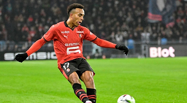 G.Saray sağ bek transferini bitiriyor! Yeni teklif...