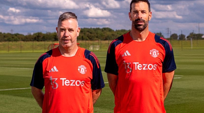 Hollandalı efsane Manchester'a döndü