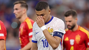 İspanyollar sevindi, Mbappe yıkıldı! İşte tarihi kareler...