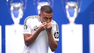 Mbappe Bernabeu'ya çıktı! İmza töreninde yaşananlar
