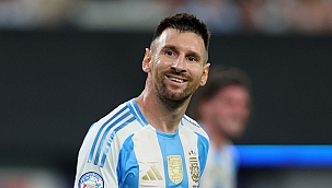 Lionel Messi tarihe geçti