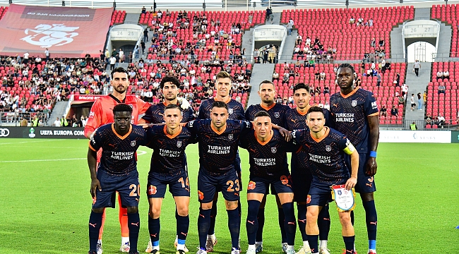 Başakşehir tur kapısını araladı