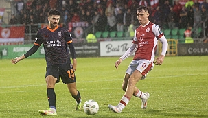 İrlanda'da sessiz gece! Başakşehir golü eve sakladı
